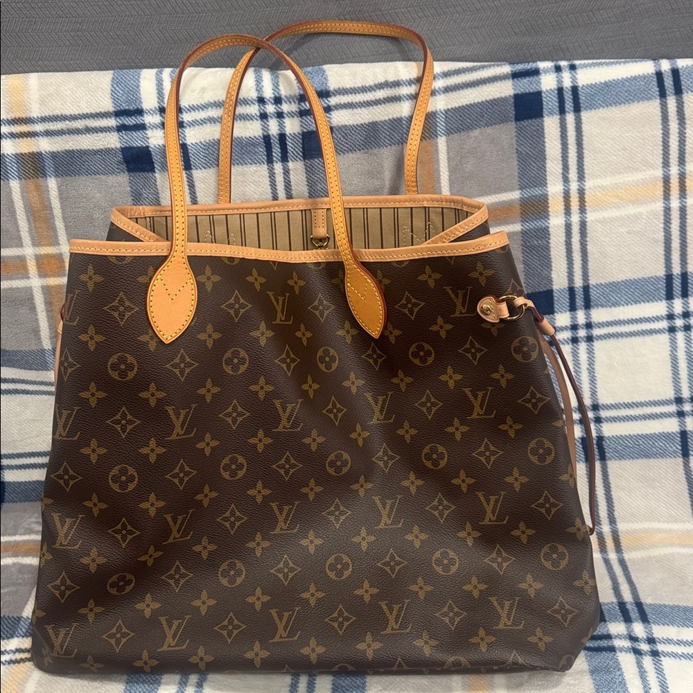 Louis Vuitton Brown Monogram Tote Bag with Gold Hardware GM - size